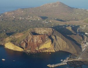 Volcans de Sicile : l'Île de Linosa