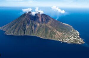 Volcans de Sicile : l'arc éolien et îles éoliennes